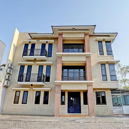 Oyo 93109 Garden Homestay 1 Tpr สุราบายา ภายนอก รูปภาพ