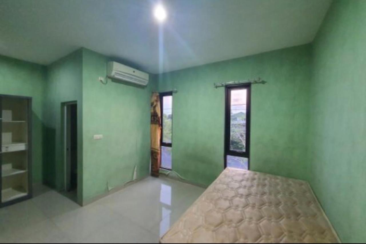 Oyo 93109 Garden Homestay 1 Tpr สุราบายา ภายนอก รูปภาพ