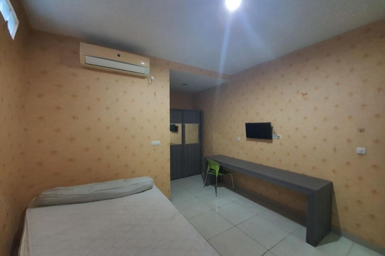 Oyo 93109 Garden Homestay 1 Tpr สุราบายา ภายนอก รูปภาพ
