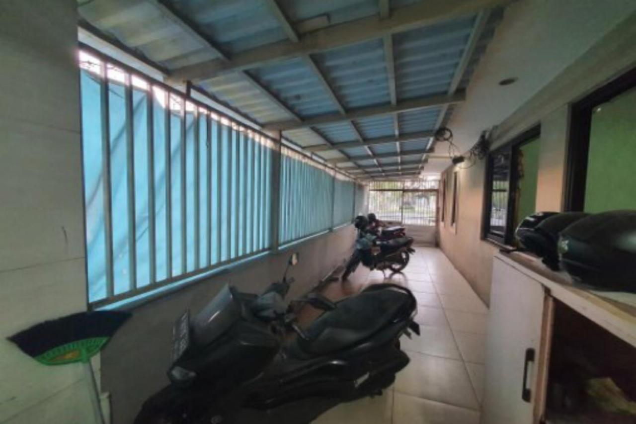 Oyo 93109 Garden Homestay 1 Tpr สุราบายา ภายนอก รูปภาพ