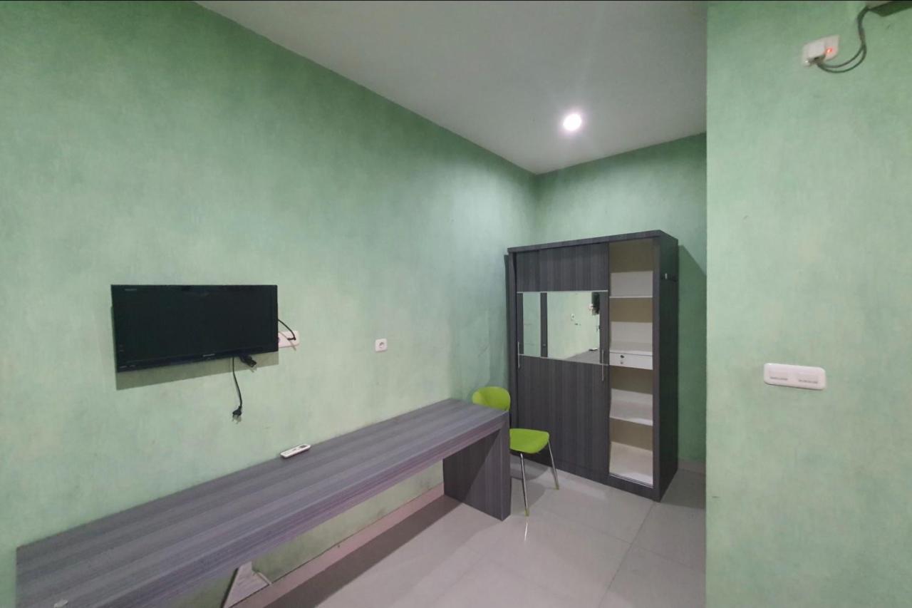 Oyo 93109 Garden Homestay 1 Tpr สุราบายา ภายนอก รูปภาพ