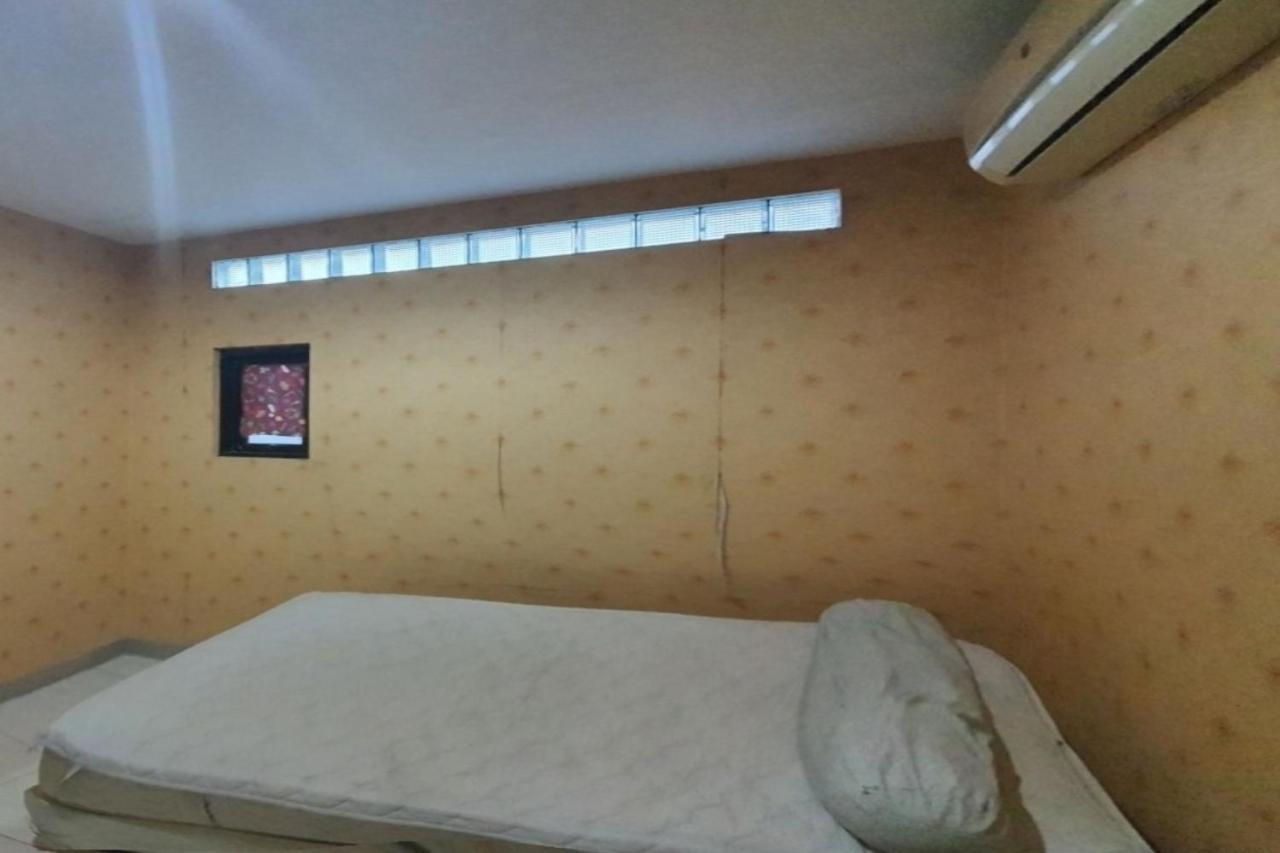 Oyo 93109 Garden Homestay 1 Tpr สุราบายา ภายนอก รูปภาพ