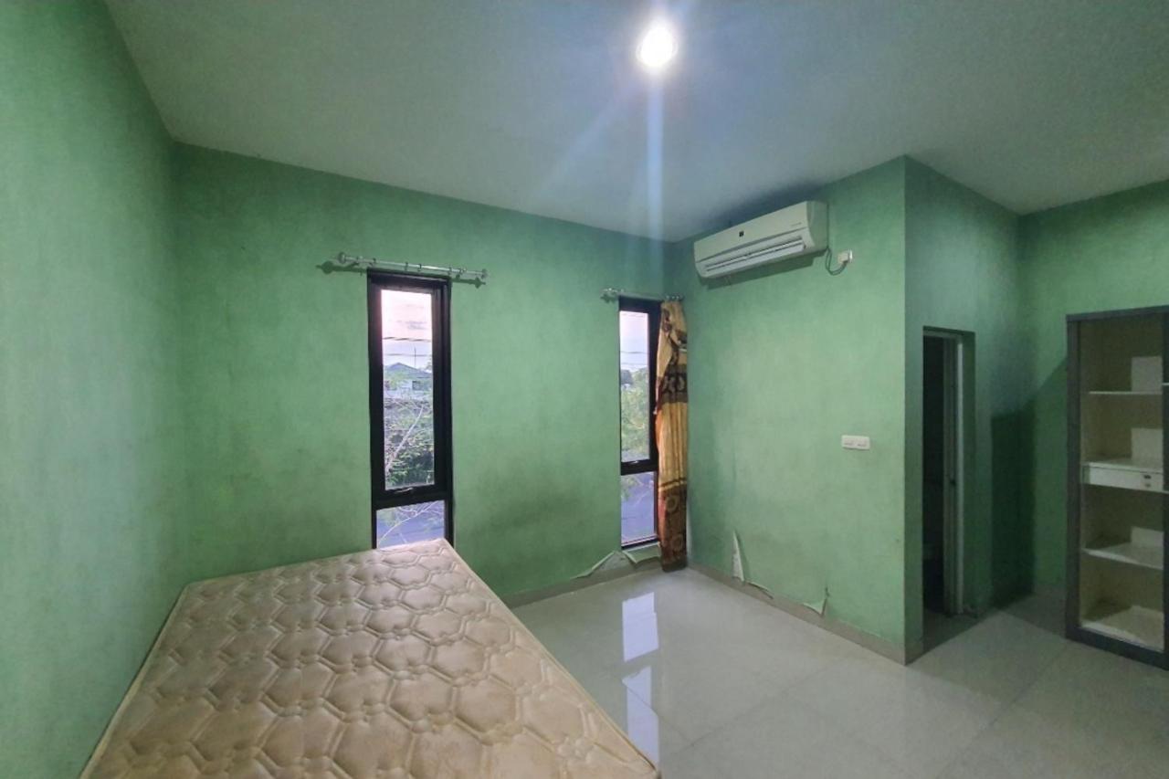 Oyo 93109 Garden Homestay 1 Tpr สุราบายา ภายนอก รูปภาพ