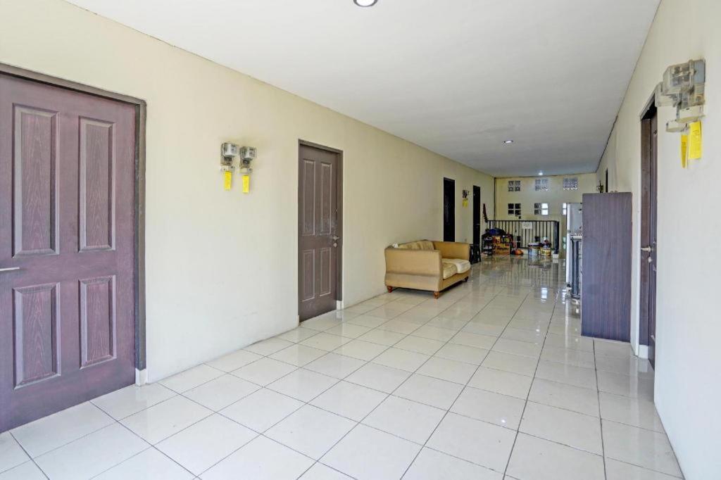 Oyo 93109 Garden Homestay 1 Tpr สุราบายา ภายนอก รูปภาพ