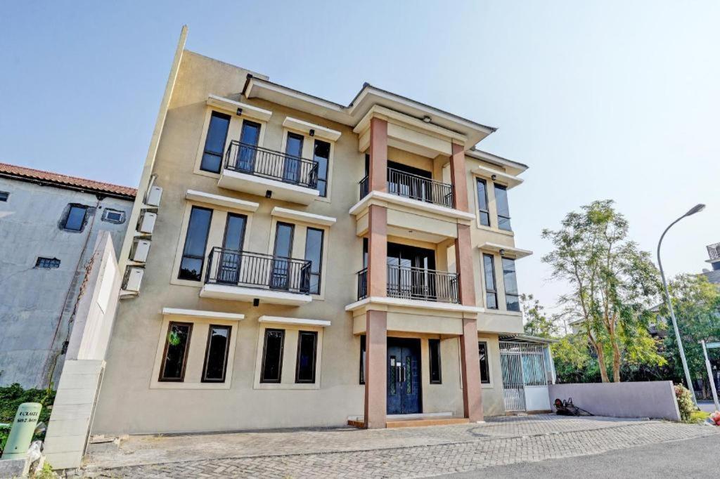 Oyo 93109 Garden Homestay 1 Tpr สุราบายา ภายนอก รูปภาพ